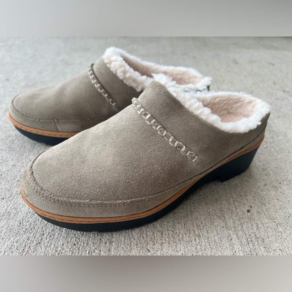 Ugg Women's Lynwood Clogs - Suede Slip On Size 8